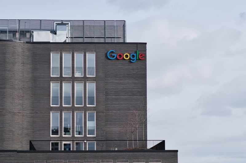 Czy Google blokuje opinie na Wizytówce Google?